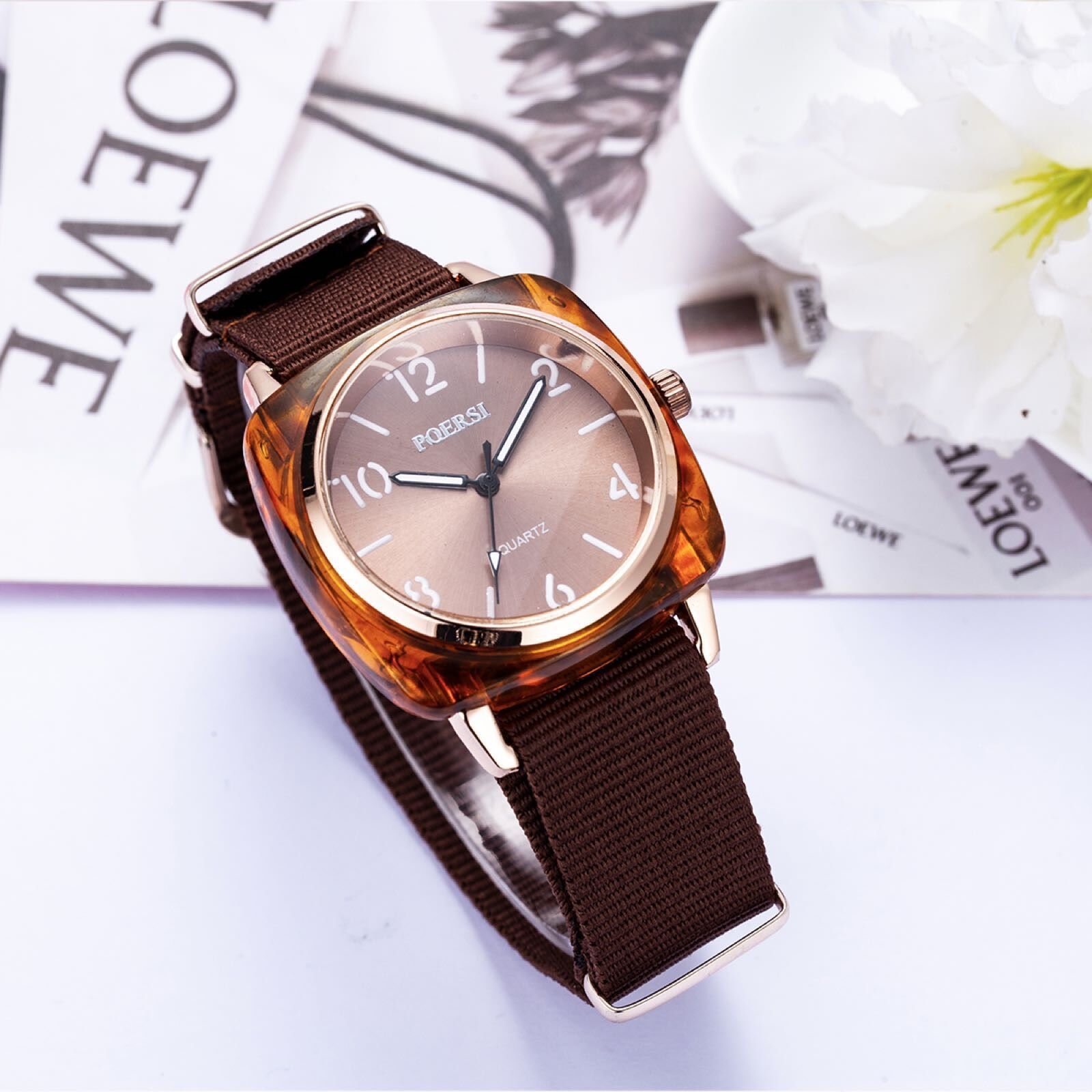 男女款帆布表带石英表 - 图片 1